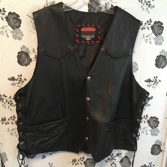 Black Leather Vest - Picture 1 of 8